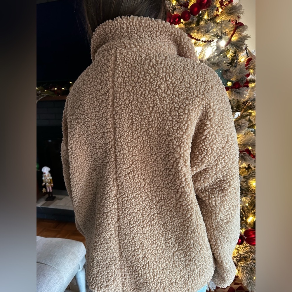 She And Sky Oversized Teddy Coat. Size Large - Picture 10 of 11